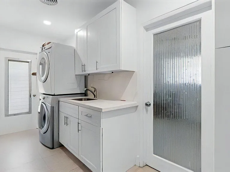 5911 SW 36th Ter — Photo 5