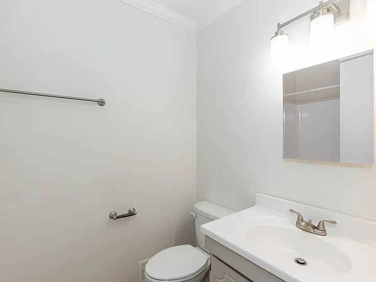 1209 Manassas Ct #C — Photo 26