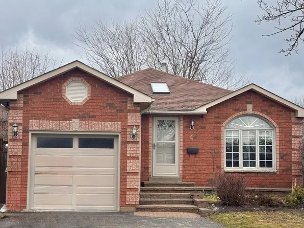 4 Irish Ln, Barrie, ON L4M 6H8