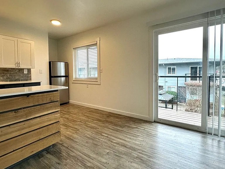 J3 Apartments — Photo 7