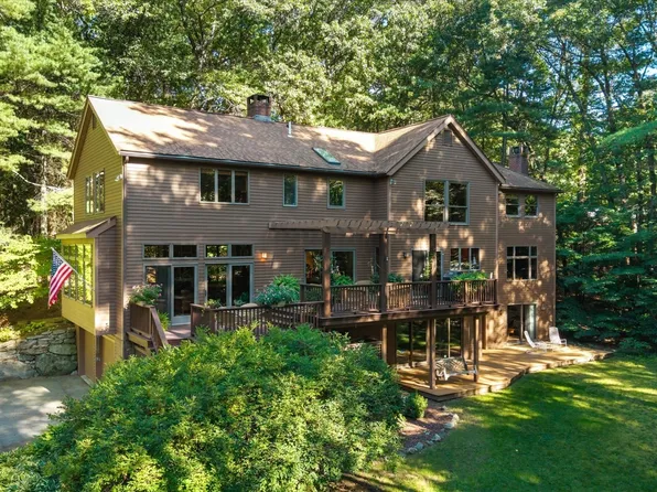 53 Green Ln, Sherborn, MA 01770