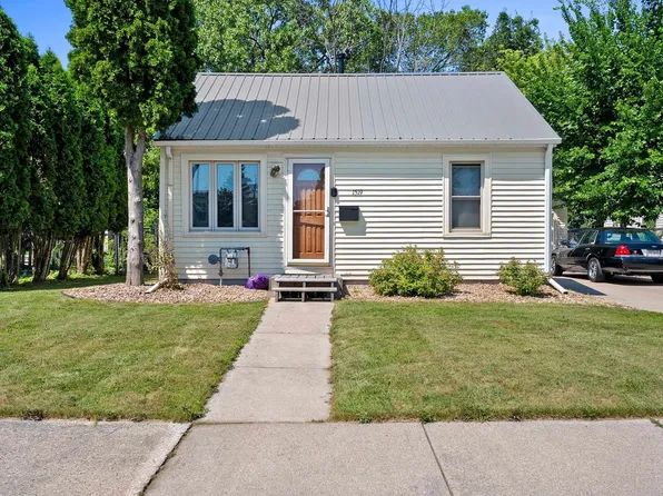 1519 N Wayne St, Appleton, WI 54911