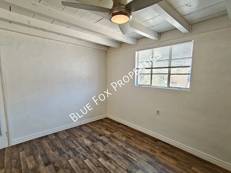 2233 N Isabel Blvd — Photo 28
