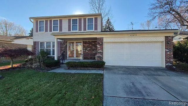 3 bed, 2.5 bath, 1835 sqft, $2,400 — Photo 1