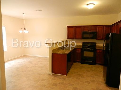 3rd image of 5058 Pioneer Pkwy