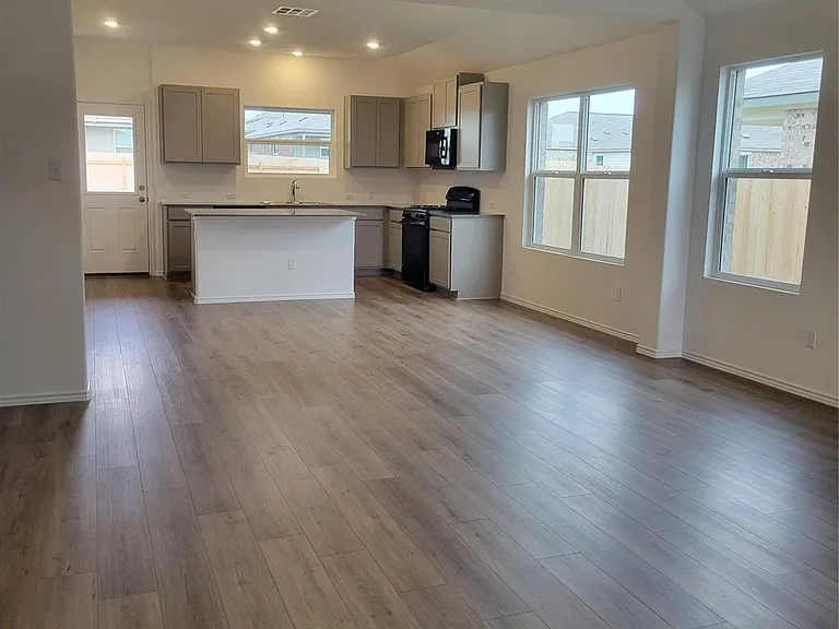 623 Waterway Ave — Photo 7