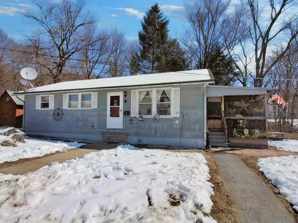 4 Lamson Avenue, Springfield, VT 05156