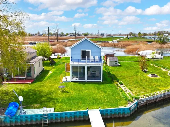 7286 S Channel Dr, Harsens Island, MI 48028