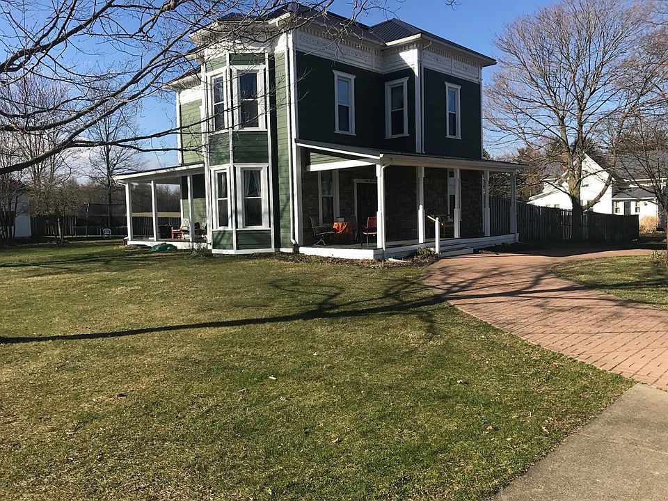 1st image of 89 W Main St