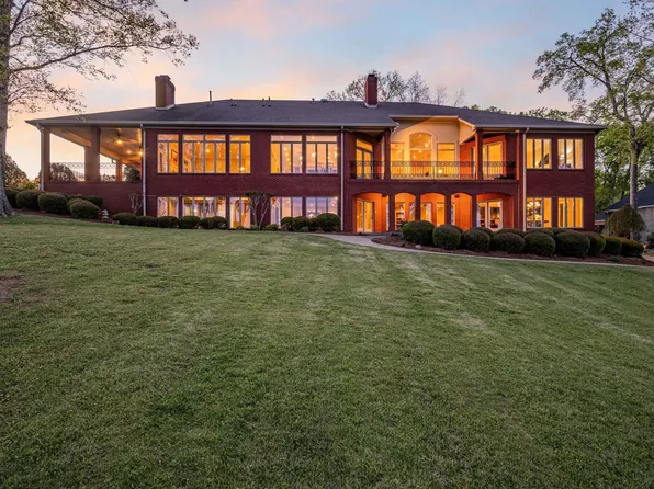 658 Saddlebrook Dr, Killen, AL 35645