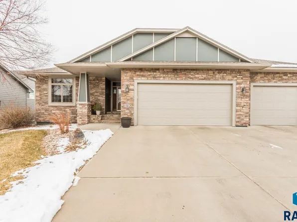 1512 S Kinderhook Ave, Sioux Falls, SD 57106