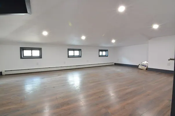 Rented by David Hirsch, LREB | media 36