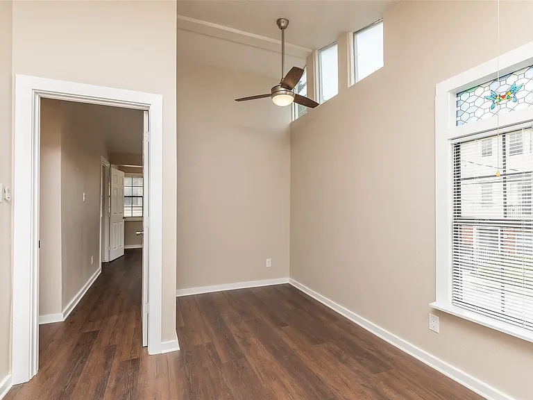 1611 Oakdale St — Photo 26