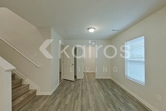 3 bed, 2.5 bath, 1603 sqft, $1,895 — Photo 4