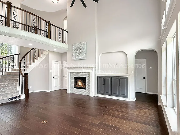 801 Renault Way — Photo 9