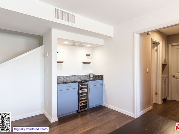 3rd image of 15161 Magnolia Blvd Unit F