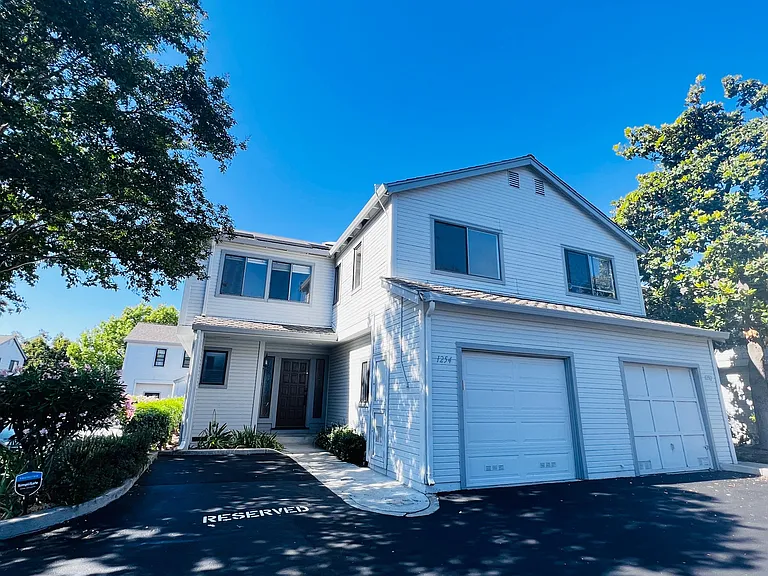 1254 Sierra Village Pl — Photo 1