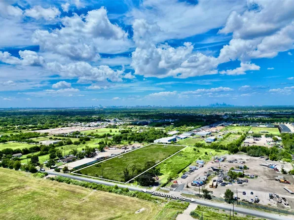 5015 Schurmier Rd, Houston, TX 77048