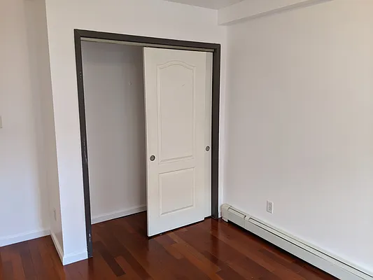 Rented by Cezanne Outlet LLC | media 10