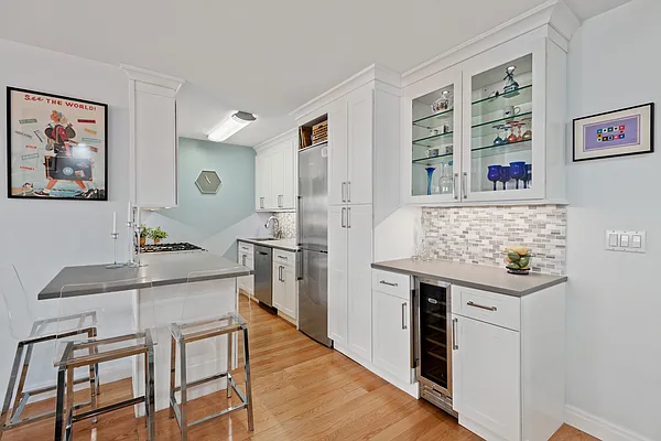 Sold by Iconik | media 1