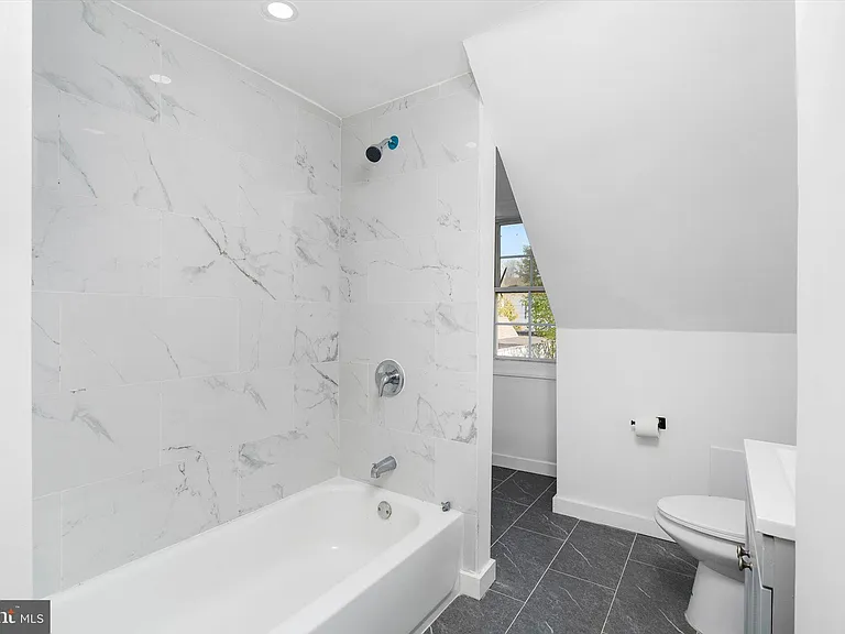 10 Lytle St #5 — Photo 15