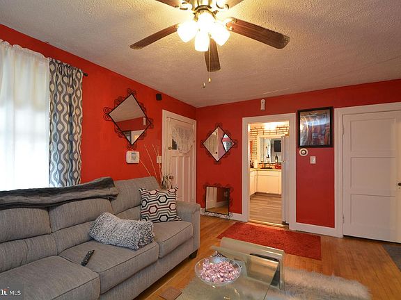 4th image of 6811 Pickett Dr