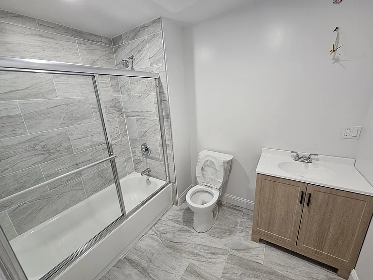 406 Main St #2 — Photo 10