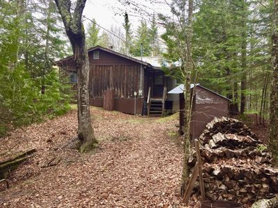 55 Memory Ln, Newcomb, NY, 12852