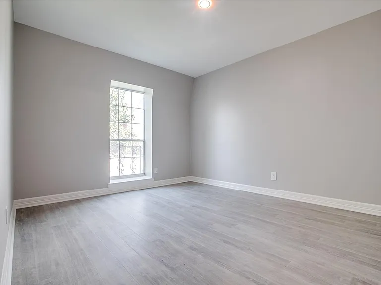9025 Rue Cambon St #66 — Photo 23