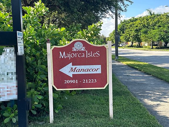 4th image of 21105 NW 14th Pl APT 438