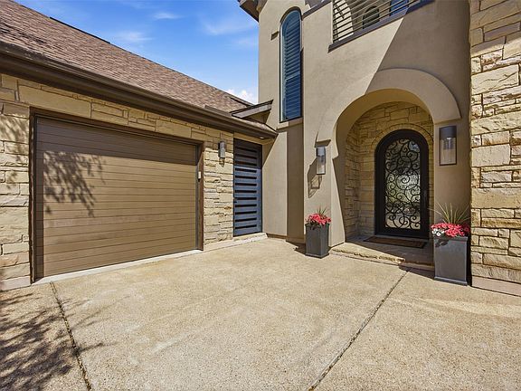 3rd image of 2753 Springwood Ln