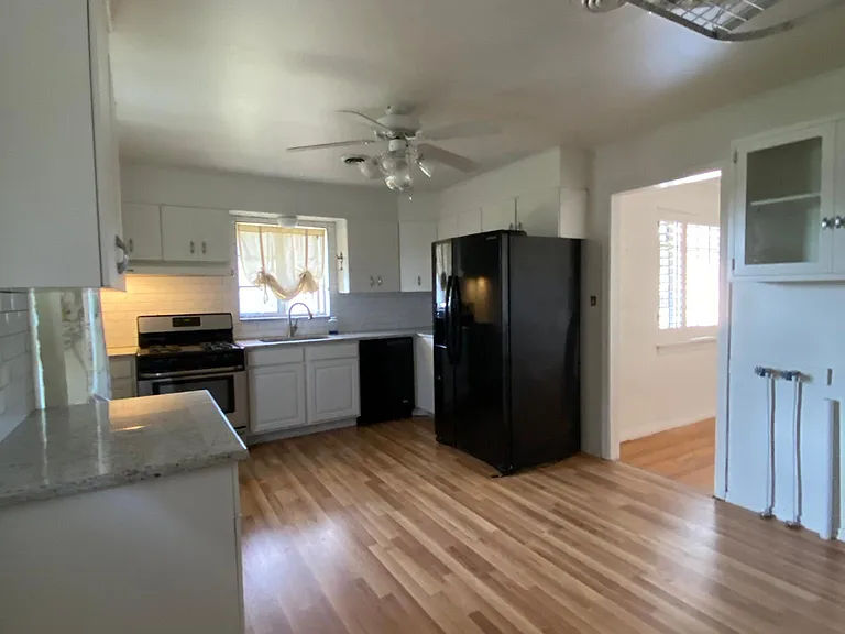 3900 NW 22nd St — Photo 7