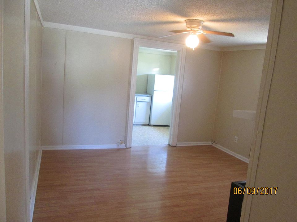 2nd image of 825 Frink St APT B