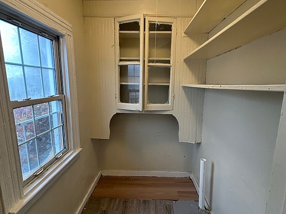 4th image of 33 Vermont St #3