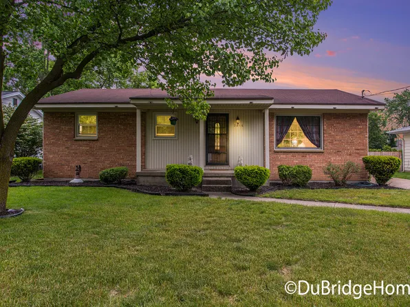 2816 Hollis Dr NE, Grand Rapids, MI 49505