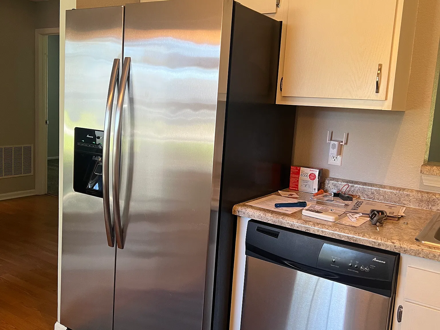 3 bed, 1175 sqft, $2,200 — Photo 4