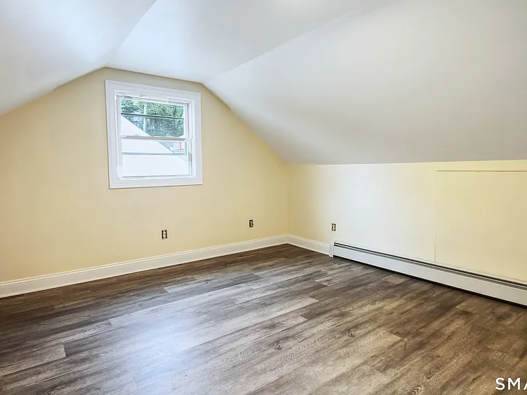 136 Hillside Ave — Photo 18