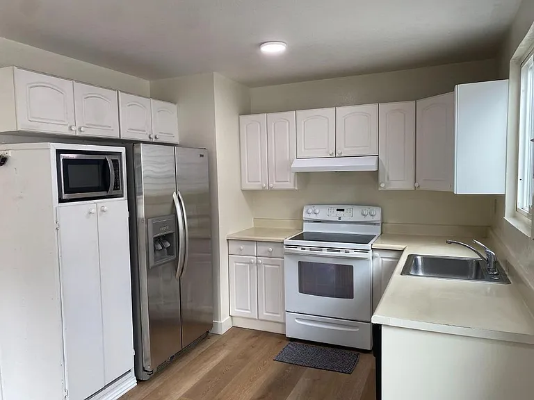 81 Camelot Ct — Photo 10