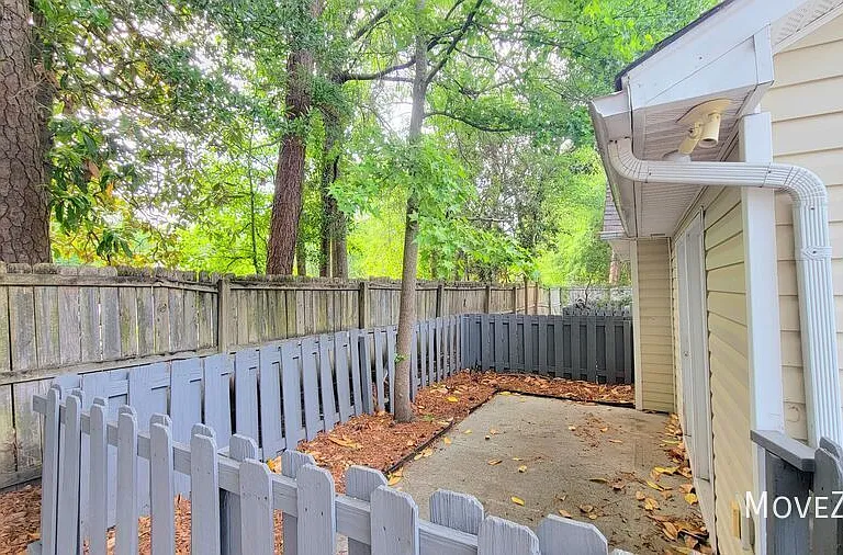 305 Saint Rosea Dr — Photo 3