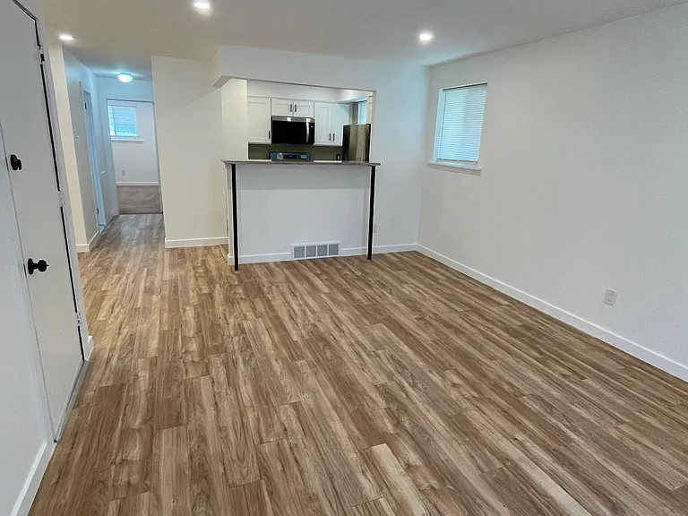 9405 Kirkwood Rd — Photo 2