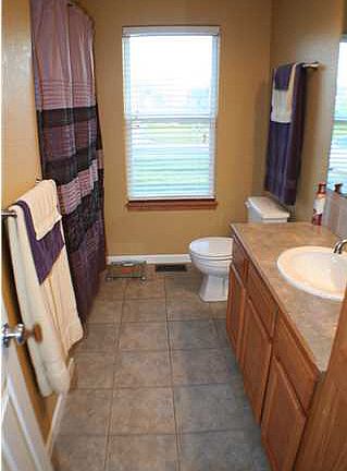 3rd image of 506 Country Lane Dr
