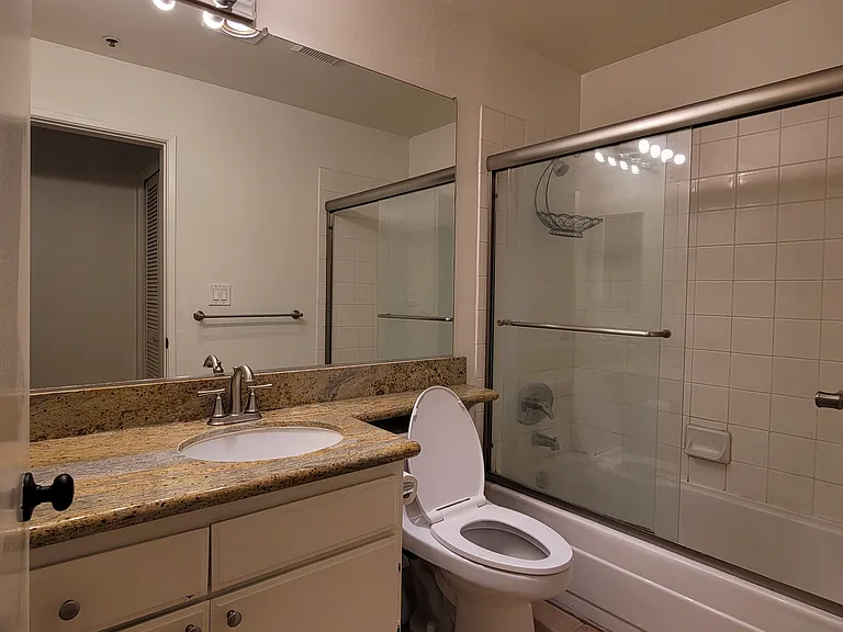 525 S Berendo St #104 — Photo 12