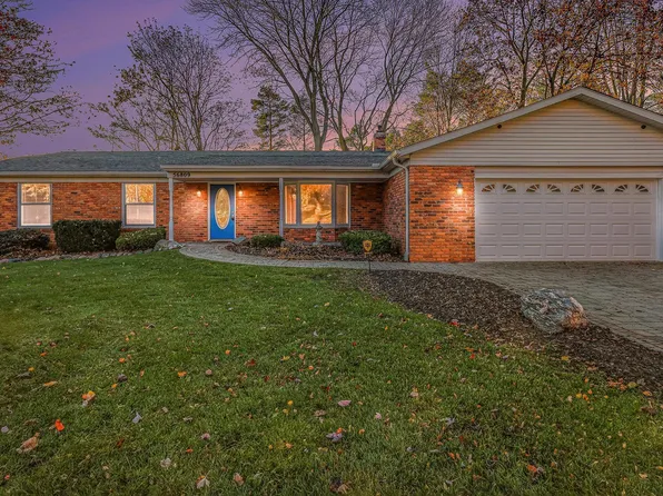 56809 Saint James Dr, Shelby Township, MI 48316