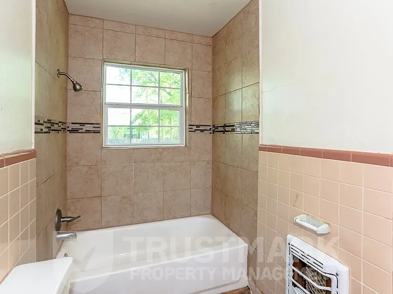 507 Adams Ave #A — Photo 4