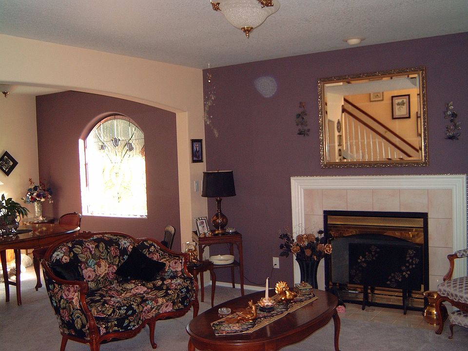 Living Room with gas fireplace