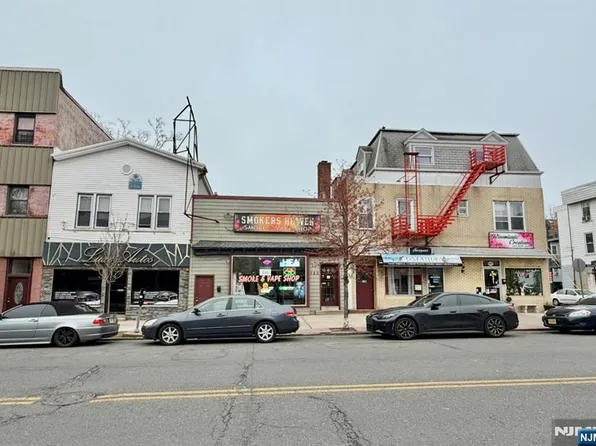 718 Broadway, Bayonne, NJ 07002