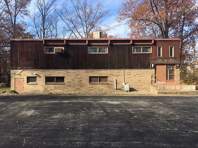 1st image of 100 Superior St