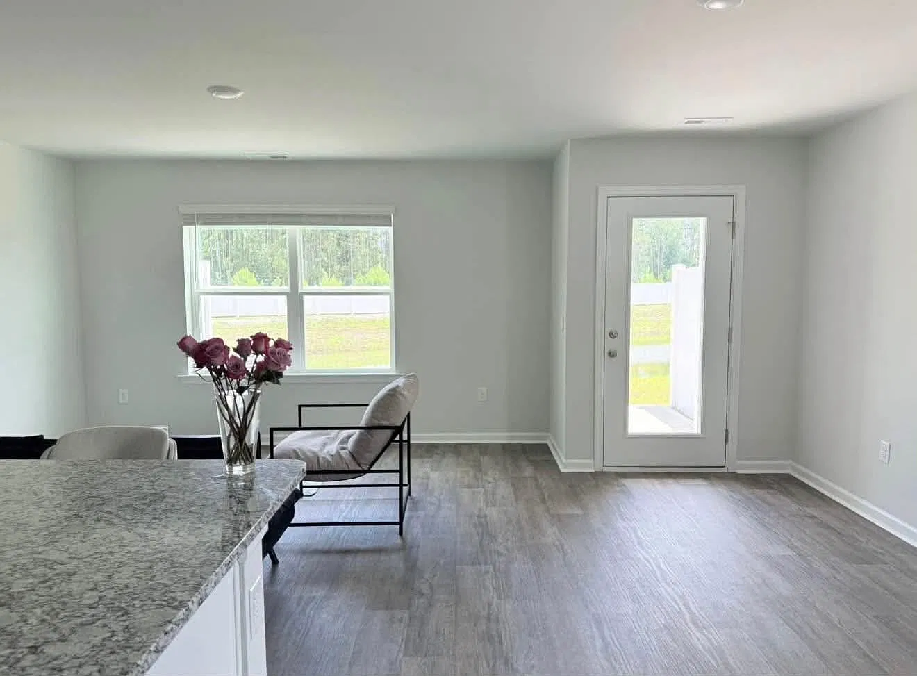 3 bed, 2.5 bath, 1200 sqft, $1,950 — Photo 4
