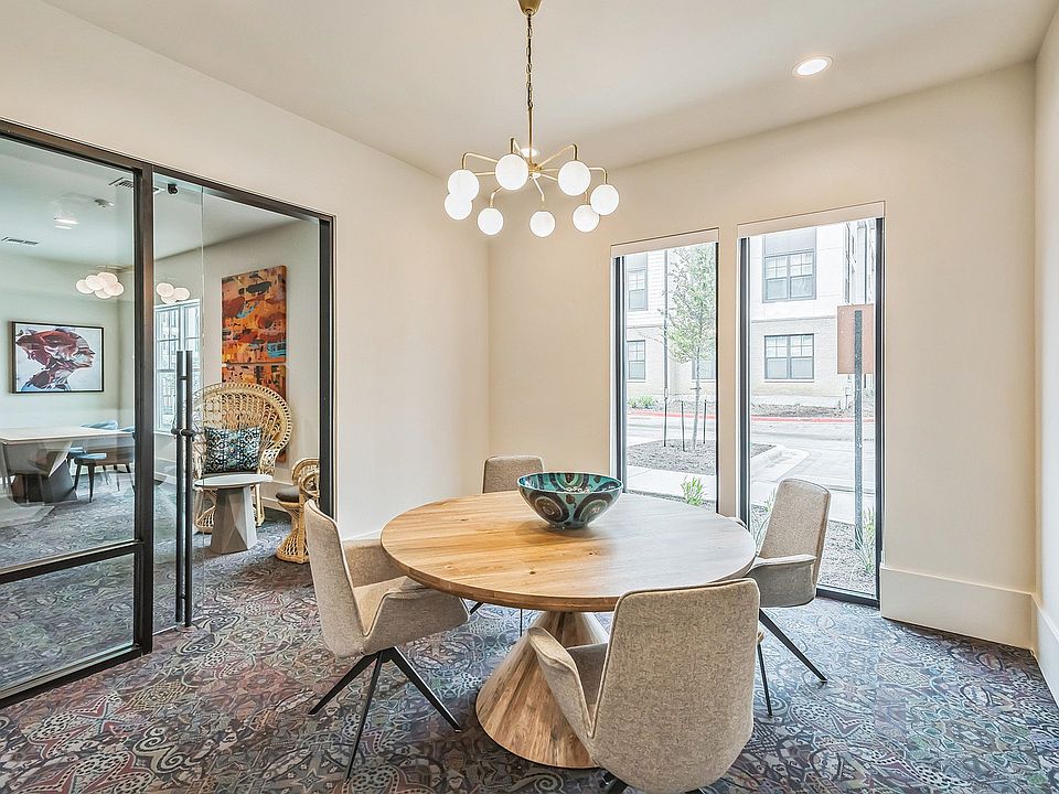 A functional workspace to host meetings