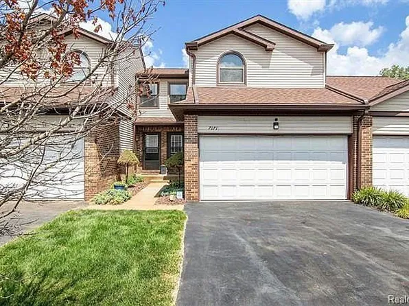 7171 Bluewater Dr, Clarkston, MI 48348
